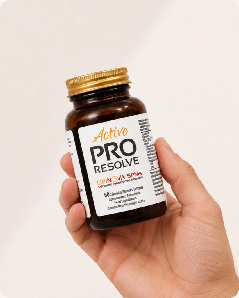 Persona tomando Active ProResolve en su rutina diaria